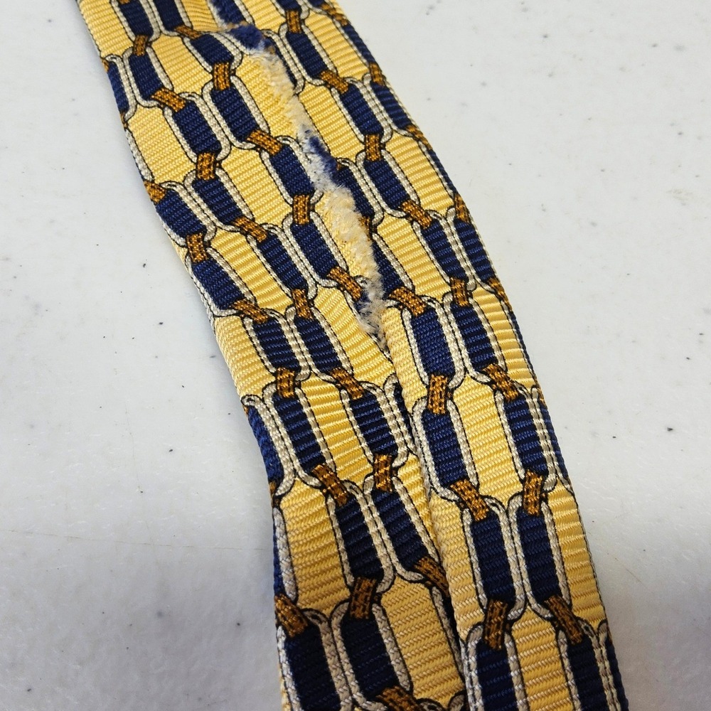 Brooks Brothers Silk Tie Mens Yellow Navy Blue Geometric Chain Link Makers USA - Picture 5 of 9